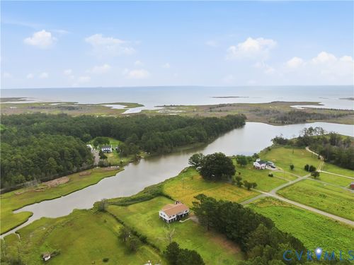 379 Piney Point Road, Onemo, VA, 23130 | Card Image