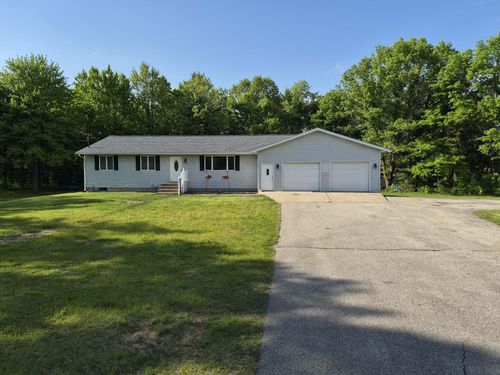20200 W Lake Montcalm Road, Howard City, MI, 49329 | Card Image