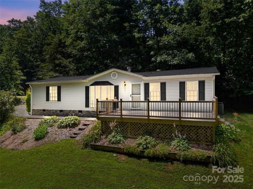 946 Turkey Pen Gap Rd, Horse Shoe, NC, 28742-7601 | Card Image