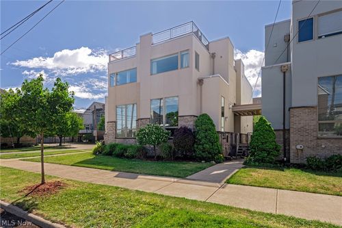 511 Literary Rd, Cleveland, OH, 44113-4537 | Card Image