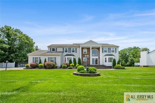 2 Silver Holw, North Brunswick, NJ, 08902-2600 | Card Image