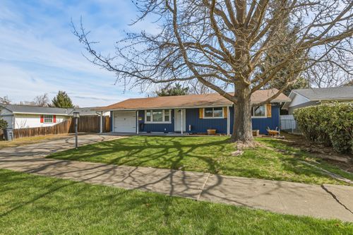 1733 Howell Ave, Medford, OR, 97501-4543 | Card Image