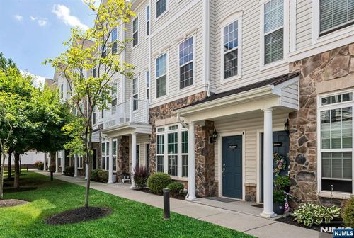 18 Jasmine Ln, Garfield, NJ, 07026-3566 | Card Image