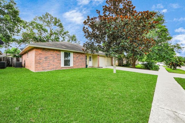 5822 Walnutgate Dr, House other with 3 bedrooms, 2 bathrooms and 2 parking in Spring TX | Image 8