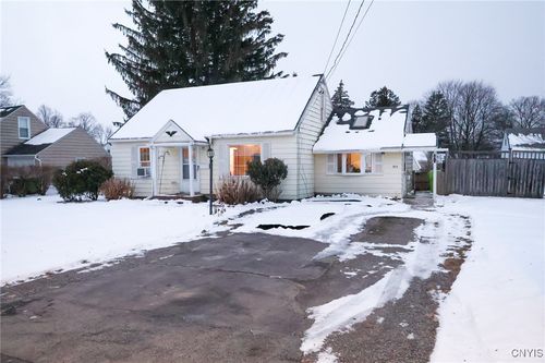 305 Hyland Dr, Syracuse, NY, 13212-3555 | Card Image