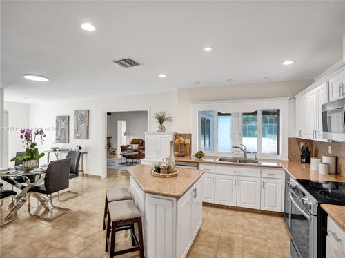 11300 Sw 1st Ct, Plantation, FL, 33325-2918 | Card Image