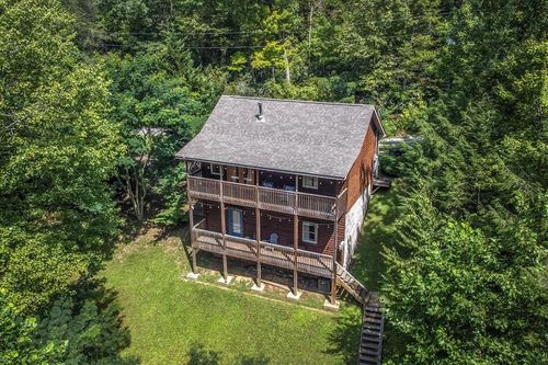 5033 Latta Way, Gatlinburg, TN, 37738-6576 | Card Image