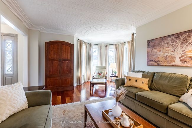 23 Meander Close, House other with 5 bedrooms, 3 bathrooms and 6 parking in Carlisle ON | Image 7