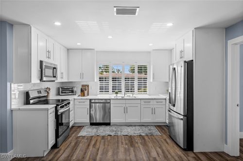 2464-225 Memory Ln, NAPLES, FL, 34112-3100 | Card Image