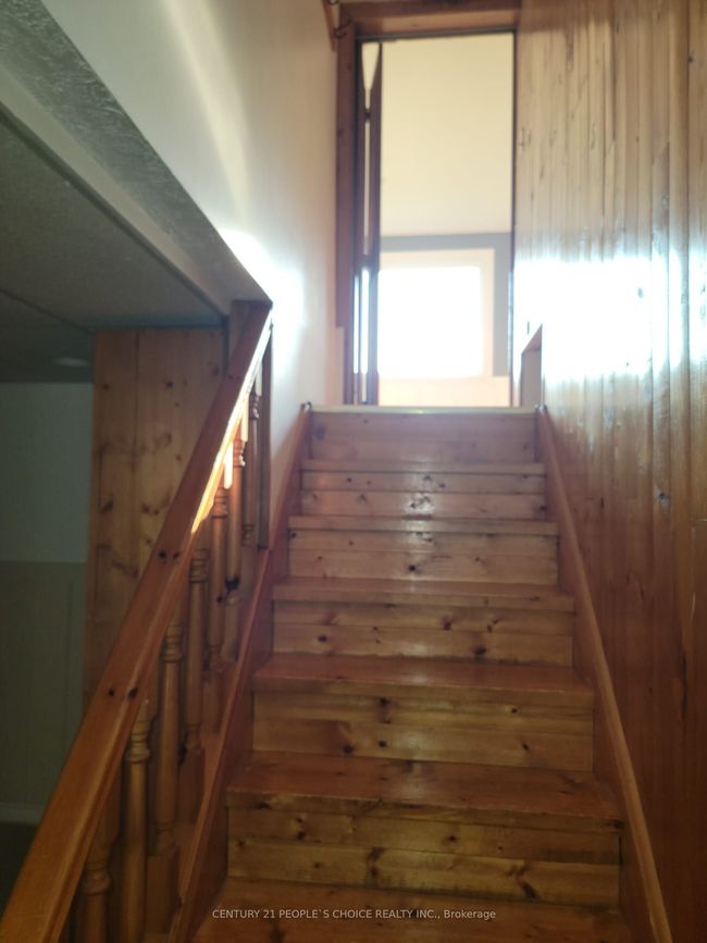 27 South Dr, House other with 3 bedrooms, 2 bathrooms and 5 parking in Dundas ON | Image 10