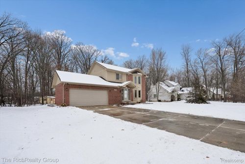 23197 Elmgrove St, Farmington Hills, MI, 48336-3719 | Card Image