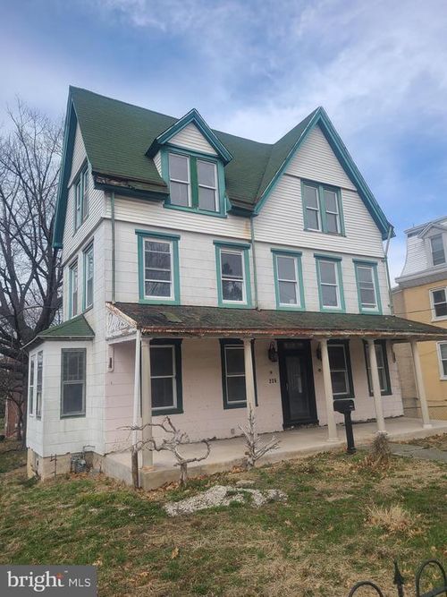 226 S 4th St, DARBY, PA, 19023-2805 | Card Image