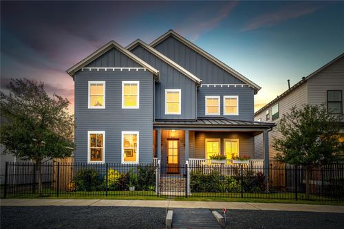 319 E 26th St, Houston, TX, 77008-2313 | Card Image
