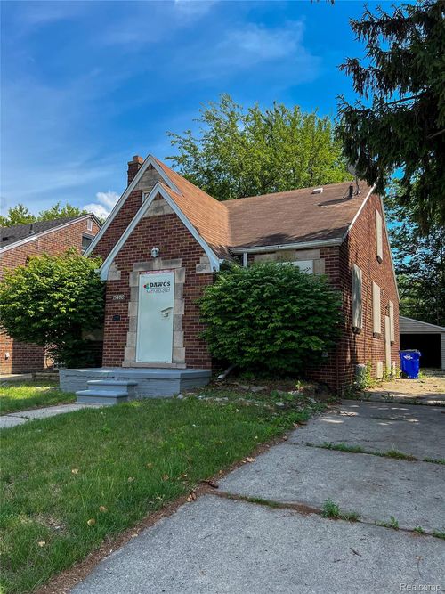 15488 Eastburn St, Detroit, MI, 48205-1315 | Card Image