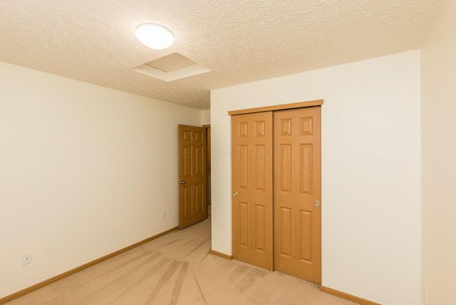 5975 Pennington Creek Dr, Condo with 3 bedrooms, 3 bathrooms and null parking in Dublin OH | Image 34