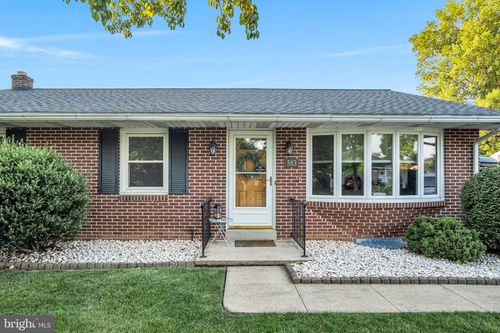 583 F St, CARLISLE, PA, 17013-1350 | Card Image