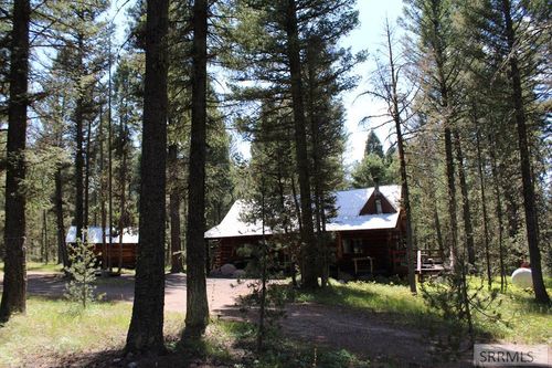 2774 Ne Sagehen Dr, Island Park, ID, 83429 | Card Image