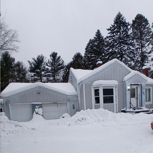 2665 Whitehall Rd, Muskegon, MI, 49445-1049 | Card Image