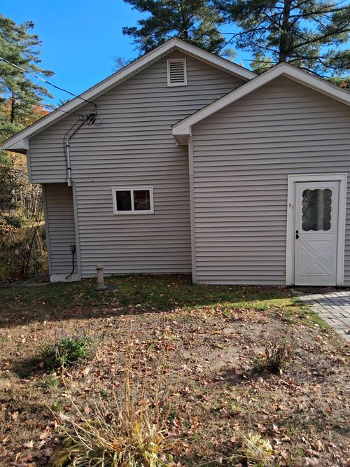 21 Hickory Lane, Hampton, NH, 03842 | Card Image