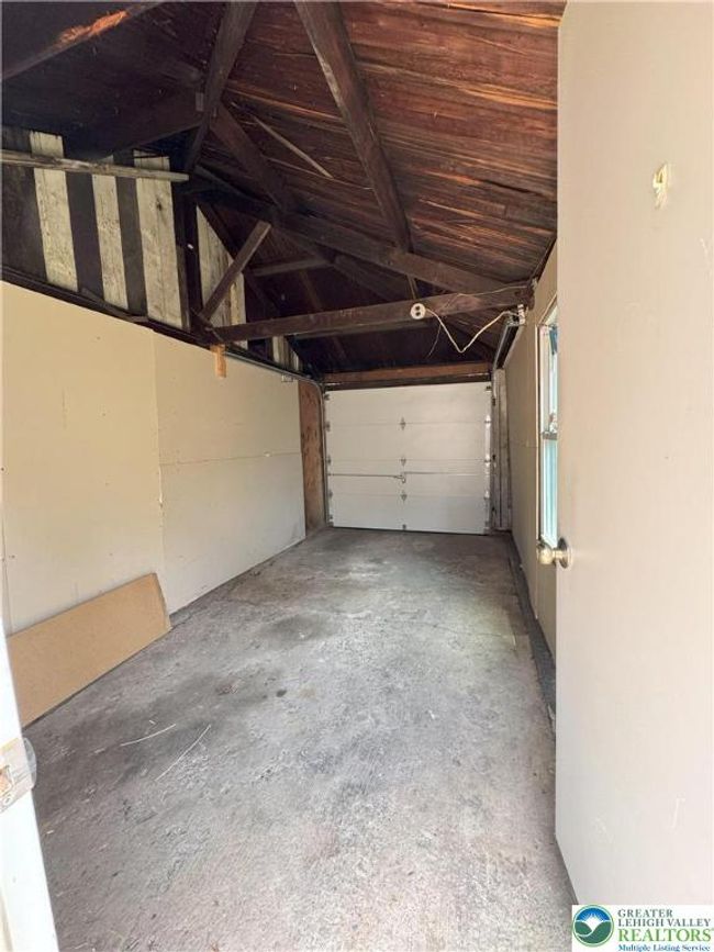 garage | Image 14