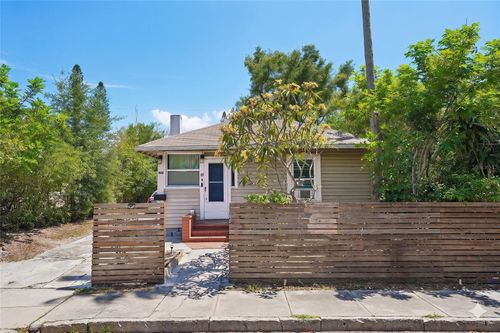 1028 8th Ave S, St Petersburg, FL, 33705-1915 | Card Image