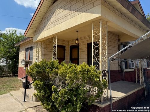 227 E Hafer, San Antonio, TX, 78214-1217 | Card Image