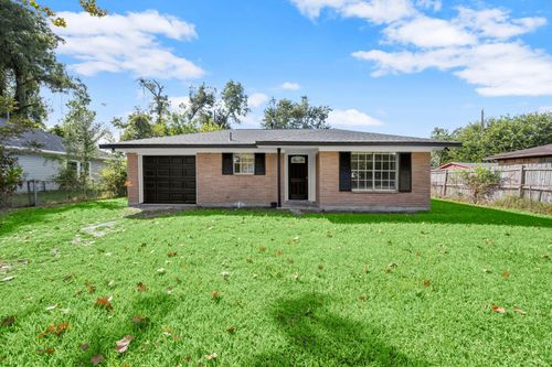 1093 Junell St, Houston, TX, 77088-6252 | Card Image