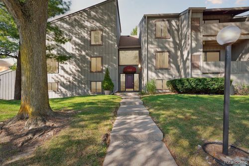 301-9601 Bayview Drive, Ypsilanti Twp, MI, 48197 | Card Image