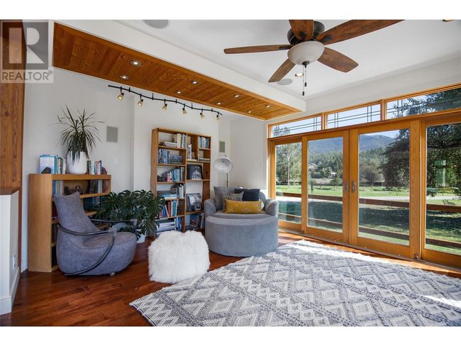 2388 Lawrence Rd, House other with 3 bedrooms, 3 bathrooms and 20 parking in Lumby BC | Image 22