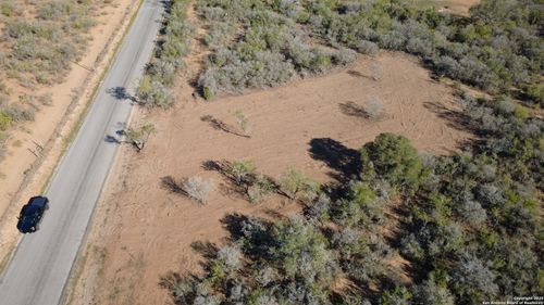 00 CR 327 Cr 327, Jourdanton, TX, 78026 | Card Image