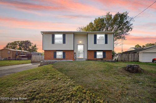 11210 Brookley Dr, Louisville, KY, 40229-2811 | Card Image