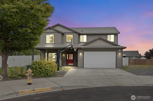 1059 July Ct, Moses Lake, WA, 98837-8856 | Card Image