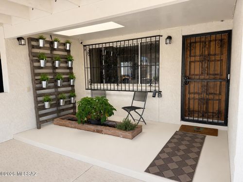 8916 E Palms Park Dr, Tucson, AZ, 85715-5643 | Card Image