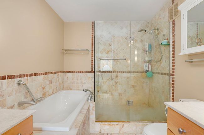 APT-17N - 1110 N Lake Shore Dr, Condo with 3 bedrooms, 3 bathrooms and 1 parking in CHICAGO IL | Image 21