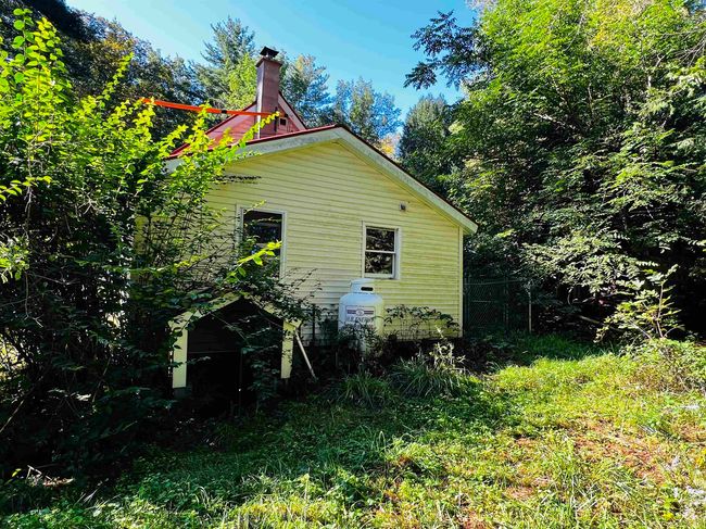 908 Pleasant Valley Road, House other with 3 bedrooms, 1 bathrooms and null parking in Rockingham VT | Image 2
