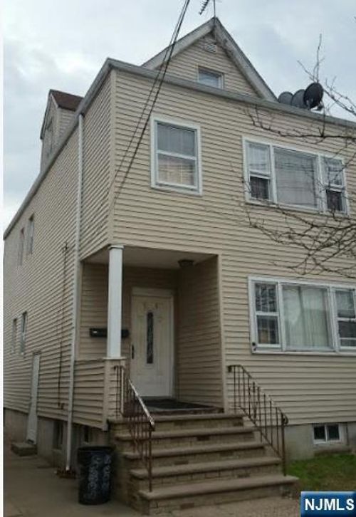 94 Locust Ave, Wallington, NJ, 07057-1323 | Card Image