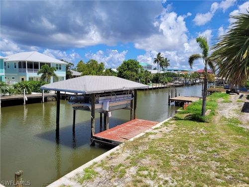 155 Palermo Cir, FORT MYERS BEACH, FL, 33931-2720 | Card Image