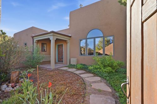 3 Woodbriar Ln, Cedar Crest, NM, 87008-9424 | Card Image