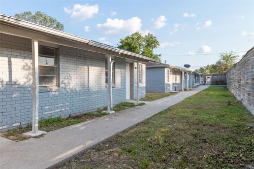 5-4755 Wilmington St, Houston, TX, 77033-4174 | Card Image