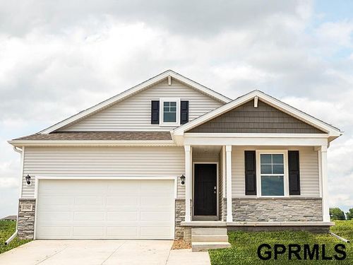 11511 Stony Point Dr, Papillion, NE, 68046-8089 | Card Image