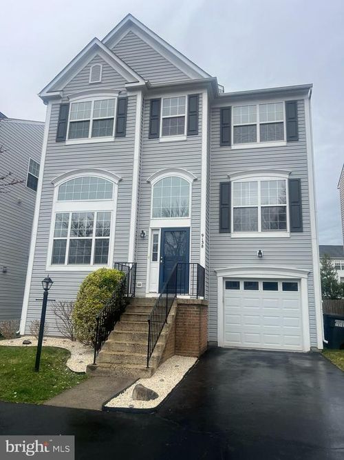 9138 Mineola Ct, MANASSAS, VA, 20111-8261 | Card Image
