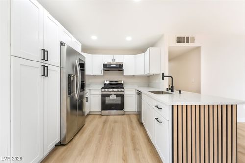 2022-5710 E Tropicana Ave, Las Vegas, NV, 89122-6774 | Card Image