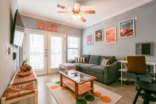 418-2502 Leon St, Austin, TX, 78705-4540 | Card Image