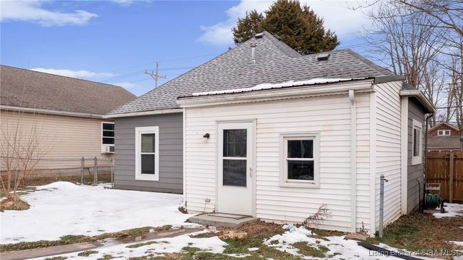 127 New Albany St, Home with 3 bedrooms, 2 bathrooms and null parking in Sellersburg IN | Image 10
