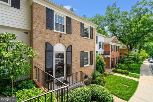 3527 Hamlet Pl, CHEVY CHASE, MD, 20815-4822 | Card Image