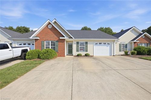 716 Wynbrook Square Ln, Winston Salem, NC, 27103-8004 | Card Image