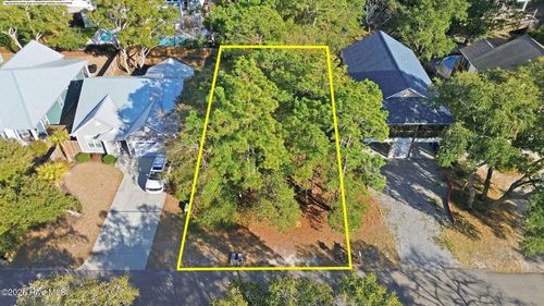 158 Nw 9th St, Oak Island, NC, 28465-7013 | Card Image