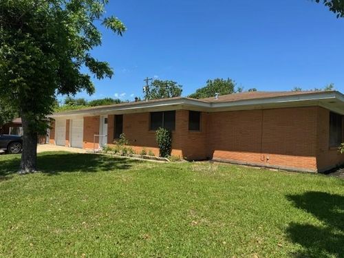 828 23rd Ave N, Texas City, TX, 77590-5638 | Card Image