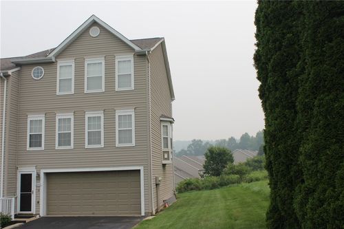 2011 Trail Side Ct, Jeannette, PA, 15644-4741 | Card Image