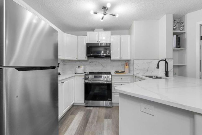 211 - 6000 Somervale Court Sw, Home with 2 bedrooms, 2 bathrooms and 1 parking in Calgary AB | Image 9